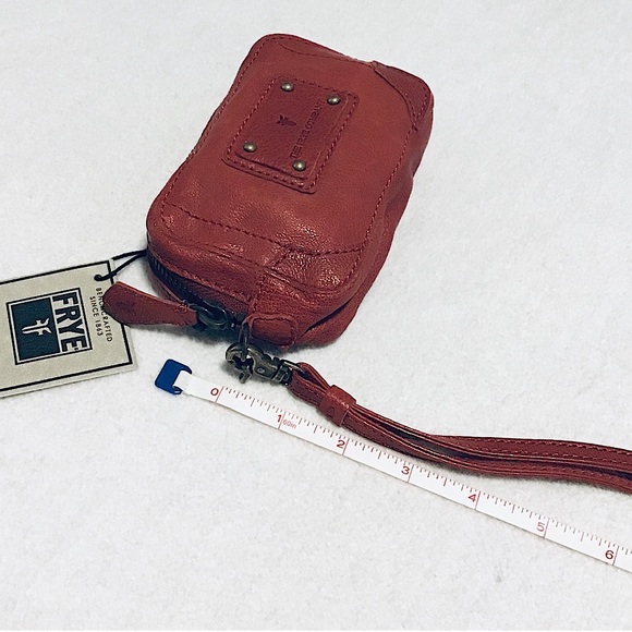 NWT Frye Carson Zippered Wristlet Burnt Red Leather with detachable strap - Picture 4 of 8